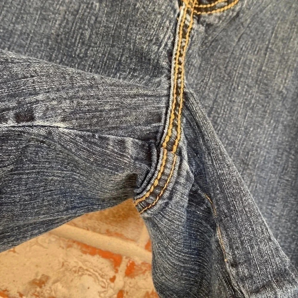 Jeanbay Medium Wash Denim Embroidered Floral Flap Pockets - Picture 2 of 8